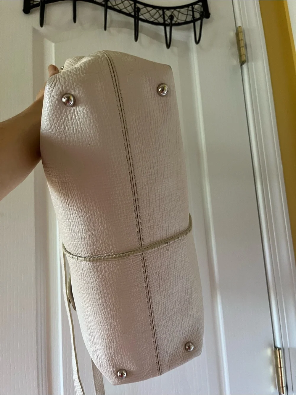 Tods elegant ivory